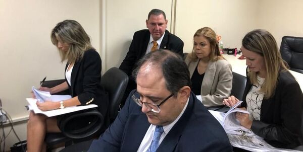 El senador Javier Zacarías Irún y Sandra McLeod, afrontan preliminar - Judiciales.net
