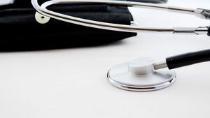 Culpan al Cones por excesos en prácticas de residentes