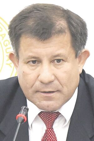 Exfiscal adjunto imputado por acoso sexual, acusó a juez y a dos camaristas ante el JEM - Nacionales - ABC Color
