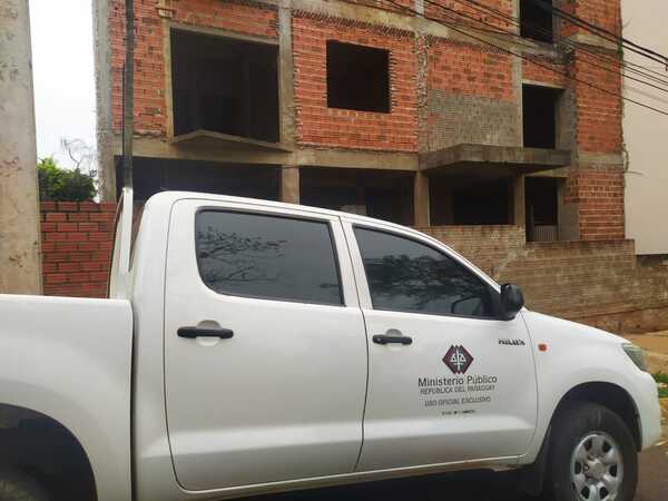 Fiscalía interviene construcción, aparente aguantadero de adictos