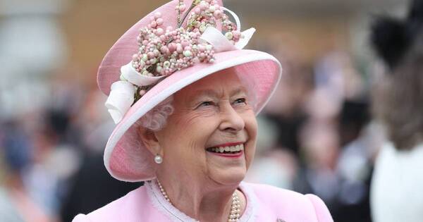 La Nación / Adiós reina Isabel: embajada británica habilita libro de condolencias