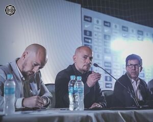 Éxito en la asamblea de Olimpia: Cardona y la alternativa financiera ante las deudas  - Olimpia - ABC Color