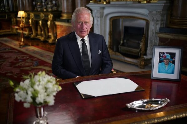 Carlos III dio su primer discurso tras la muerte de la reina Isabel II: “Mi querida madre fue una inspiración y un ejemplo” - .::Agencia IP::.