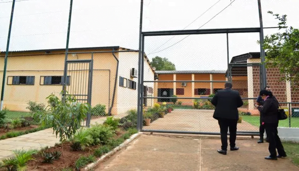 Dos adolescentes se fugan del Centro Educativo de Villarrica - Noticiero Paraguay