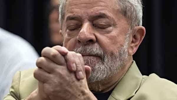 Lula corteja el voto evangélico en manos de Bolsonaro