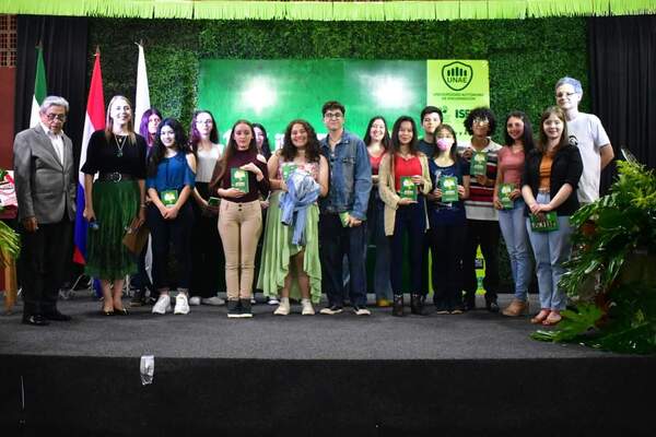 GANADORES DEL CONCURSO «JÓVENES QUE CUENTAN», VII EDICIÓN EN EL MARCO DE LA 18 LIBROFERIA