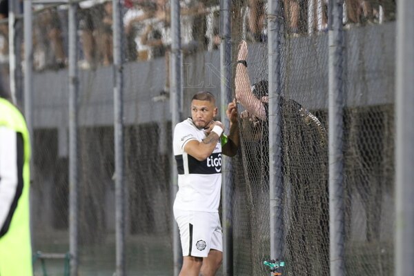 Jefe de la barra amenazó a Richard Ortiz con invadir el campo de juego