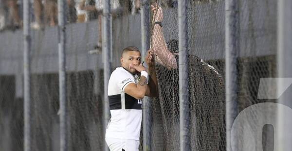 Crónica / ¡Richard Ortiz fue amenazado ra'e por la barra de Olimpia!, según informe
