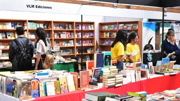 Cuarta jornada de 18ª Libroferia Encarnación ofrece cultura y arte