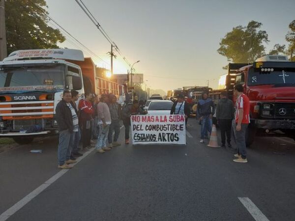 Camioneros se movilizarán el lunes y ya no se sentarán a negociar con el Gobierno