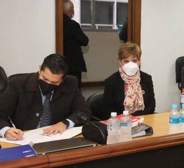Juicio de Desirée Masi contra Luis Canillas sigue este lunes - Política - ABC Color