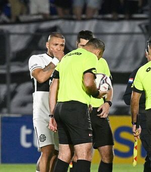 Allegado a HC juzga a hinchas que “cantan al patrón”     - Fútbol - ABC Color