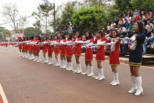 Bullicio juvenil en festejos por 30 años del distrito - Aniversario de Guayaybí - ABC Color