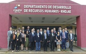 Delegación taiwanesa visitó el PTI - Empresariales - ABC Color