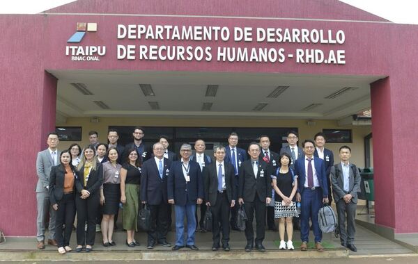 Delegación taiwanesa visitó el PTI - Empresariales - ABC Color