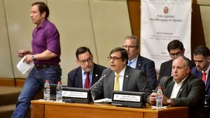 La Contraloría pide informes al IPS ante dudas de empresas de maletín