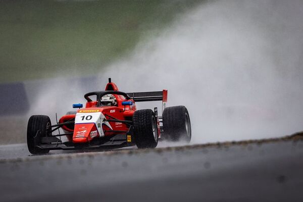 Joshua Duerksen remontó 9 lugares y terminó sexto en Austria - ABC Motor 360 - ABC Color