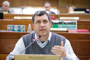 Concertación: “El Paraguay necesita un cambio de rumbo, de manejo político”, dijo el senador Amado Florentín - No tiene nombre - ABC Color