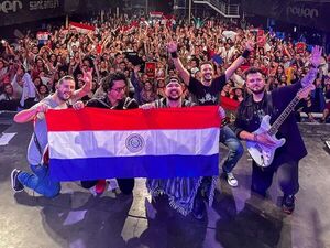 (VIDEO)Colombiano pidió matrimonio a paraguaya en concierto de Tierra Adentro en Bilbao