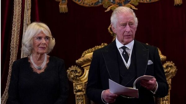 Carlos III jura dedicar el resto de su vida al trono | 1000 Noticias