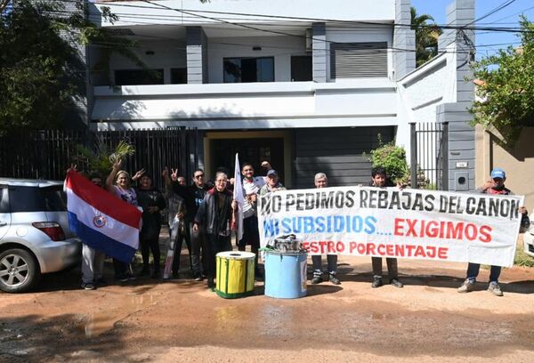 Gremios ratifican duras críticas al monopolio en apuestas deportivas - Economía - ABC Color