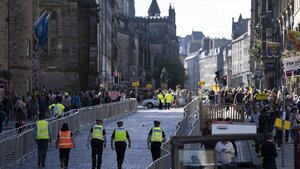 El féretro de Isabel II llega este domingo a Edimburgo desde Balmoral