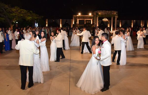 Tiempo de debut, más que un baile vidriera de tendencias - ABC Revista - ABC Color