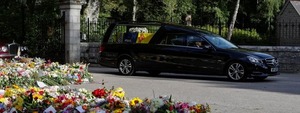 Cortejo fúnebre acompaña los restos de Isabel II hasta Edimburgo - Unicanal