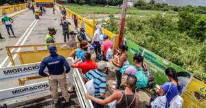 La Nación / Venezuela y Colombia restablecen relaciones y retoman vuelos suspendidos 5 años