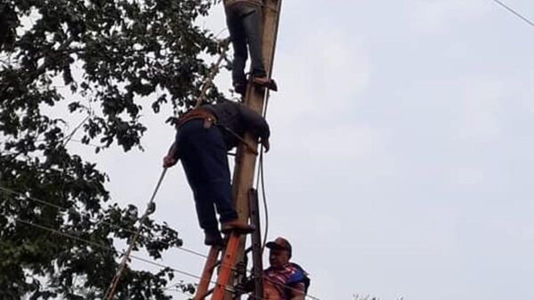 Electricista se electrocutó trabajando en columna de la ANDE