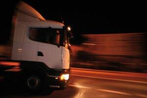 Crónica / Camioneros ka'ure decidieron “jugar” carrera a toda bala