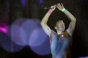 Coldplay, con espectáculo lleno de efectos - El Independiente