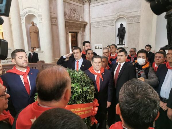 Sólo cartistas en acto oficial de la ANR  - Política - ABC Color