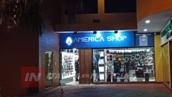 DE UN DISPARO, ROMPIERON VIDRIO DE LOCAL PARA HURTAR