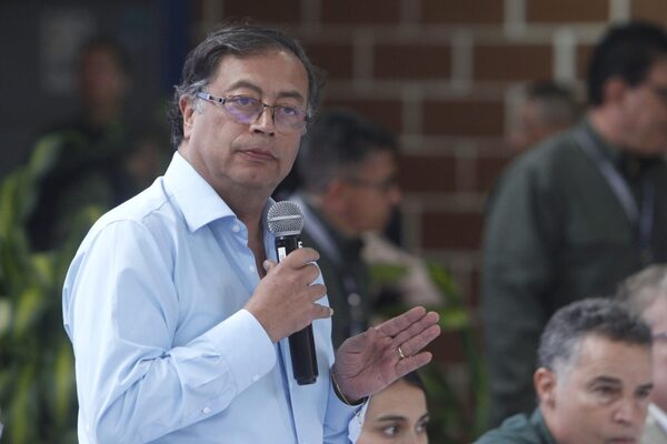 El presidente de Colombia anuncia que subirá el precio de la gasolina - MarketData