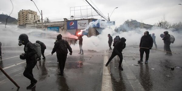 Disturbios en Chile en 49 aniversario del golpe de Estado de Pinochet