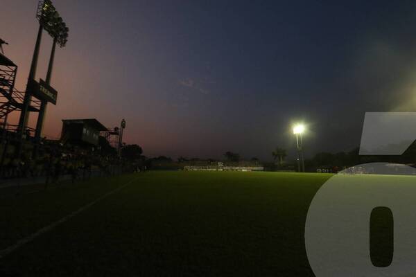Crónica / Fútbol interrumpido en Santísima Trinidad: ¡Se fue la luz!