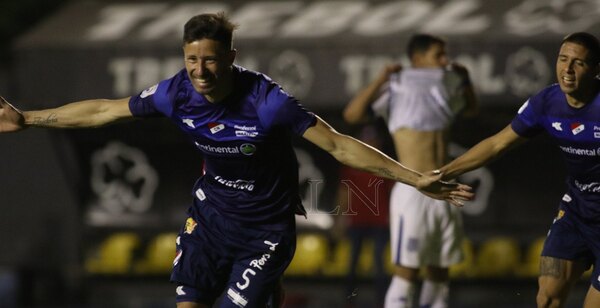 En la agonía del partido, Nacional da un enorme salto en el Clausura