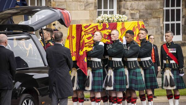 Londres hará largas filas para entrar a capilla ardiente de Isabel II