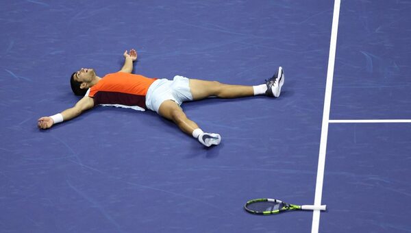 Carlos Alcaraz, un rayo asalta la cima del tenis mundial