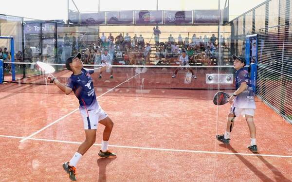 Paraguay gana el campeonato mundial de pádel para menores | 1000 Noticias