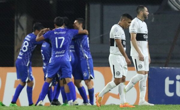 Cáceres, frustrado por el resultado y molesto por los errores propios