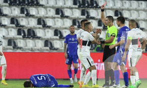 (VIDEO) Derlis Gonzalez metió un golazo pero avei fue expulsado por fuerte falta contra un solense