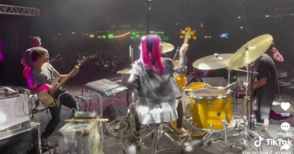 La Nación / Emma Sofía deslumbró junto a la banda La Vela Puerca