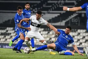 Julio César Cáceres: “Después con la expulsión nos debilitamos mucho” - Olimpia - ABC Color
