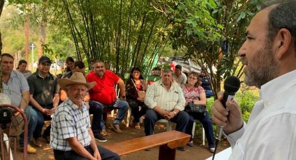 Clientes y productores del CAH participaron de un curso sobre educación financiera