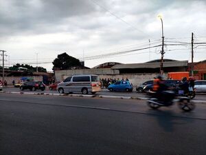 Rebaja del combustible: camioneros ya están movilizados en las calles - Nacionales - ABC Color