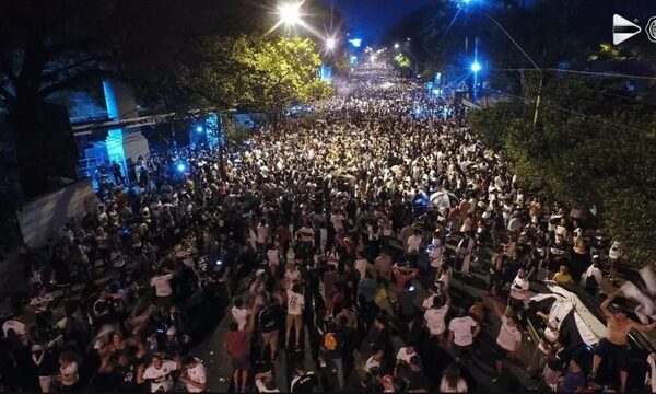 Hinchas de Olimpia cierran avenida Mariscal López