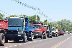 Diario HOY | Camioneros inician protestas para que se reduzca precio del combustible