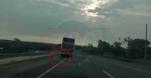 Imprudencia al volante: Bus de larga distancia sobrepasó 140 km e incluso circuló por la banquina - Megacadena — Últimas Noticias de Paraguay